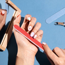 Compact double-sided nail file